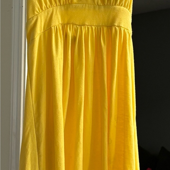 EUC Worn once, yellow backless dress, very cute - Picture 2 of 3